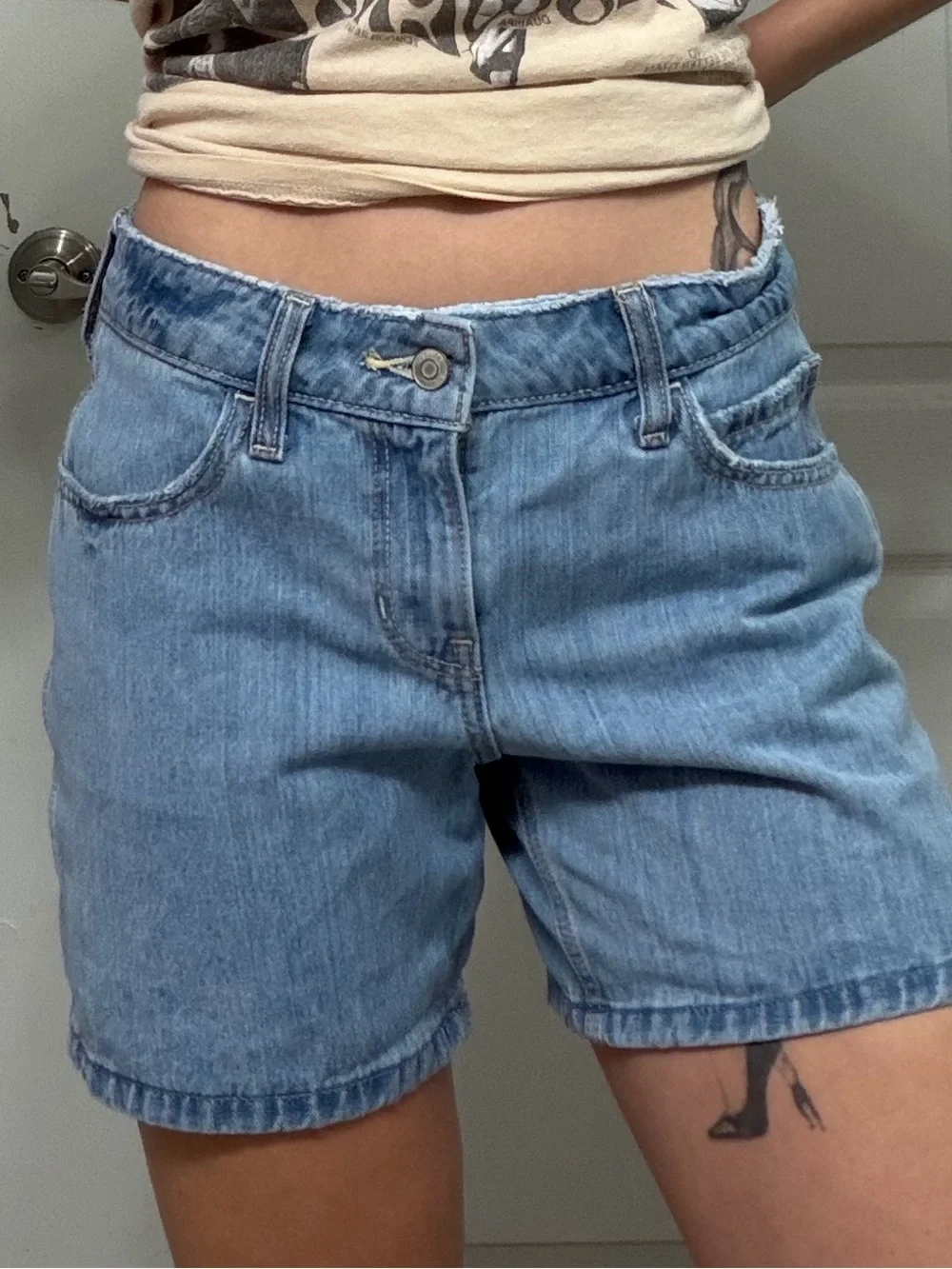 Hollister Low-Rise Baggy Short - Size 0/w25